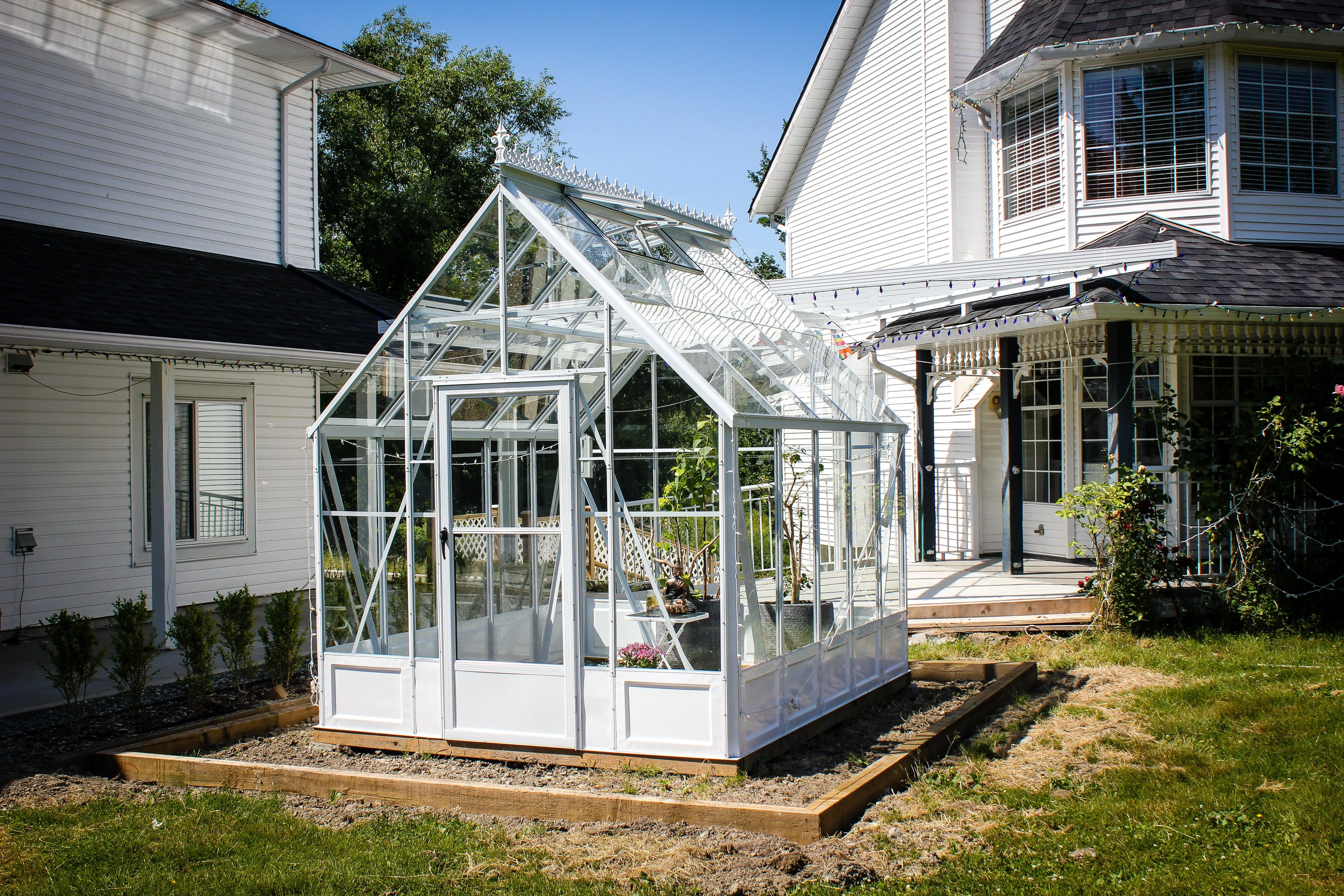 Cross Country Parkside 8X10 Glass Greenhouse