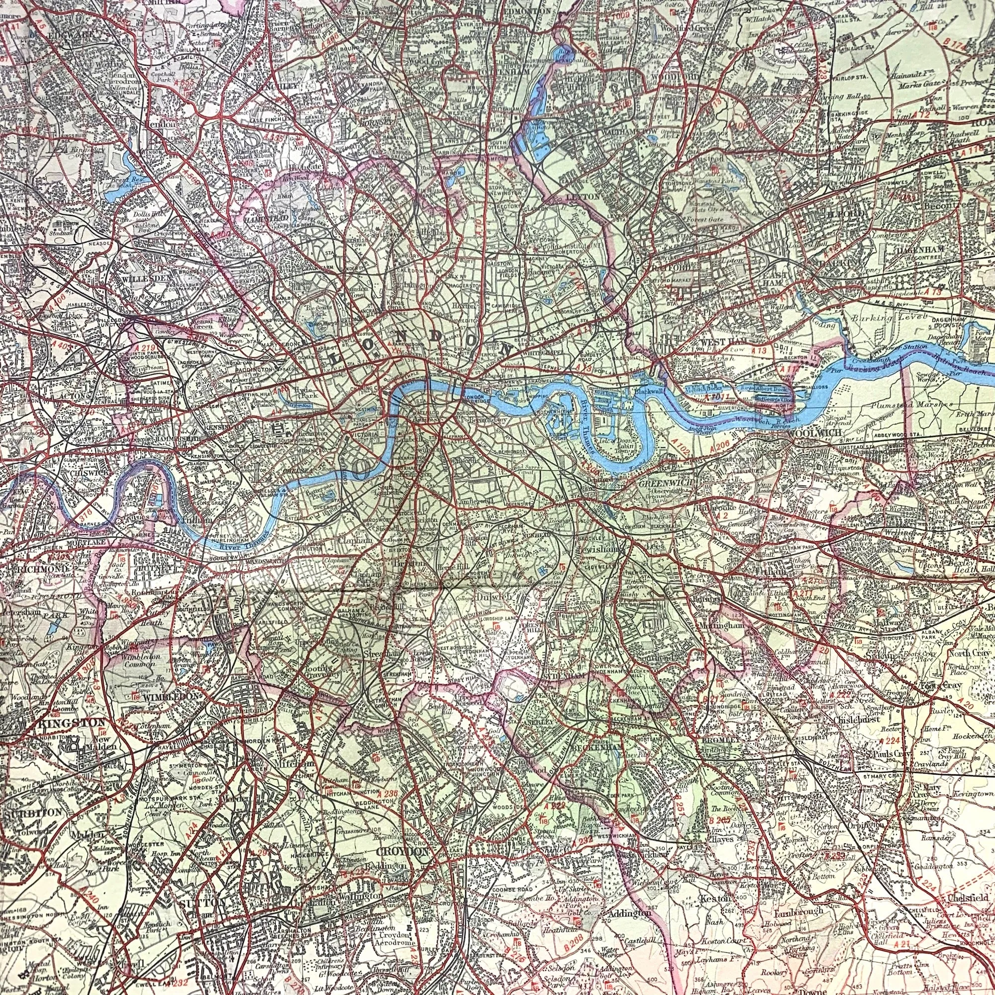 Fascinating 1940s Map of Surrey including London