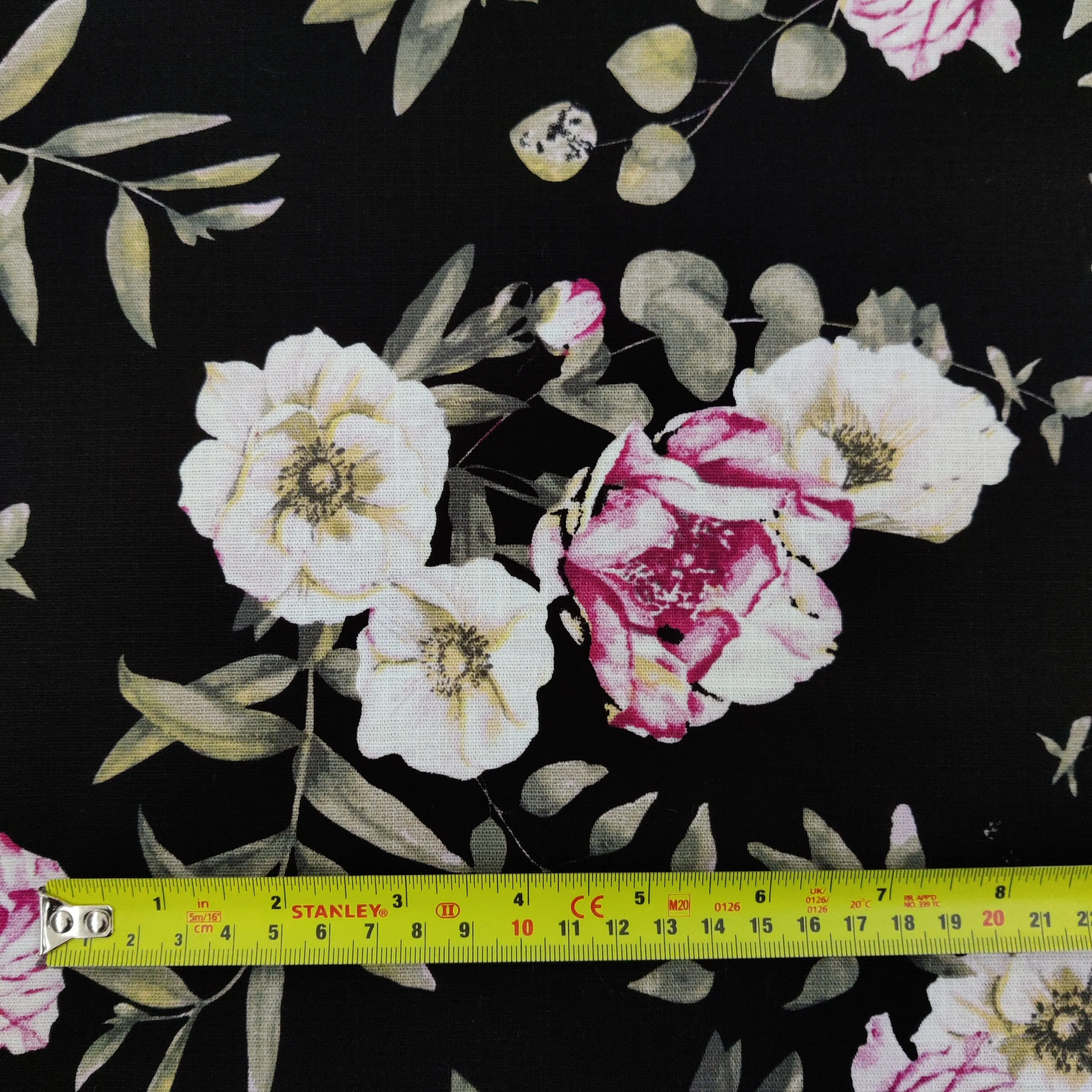 FS740_1 Black Floral