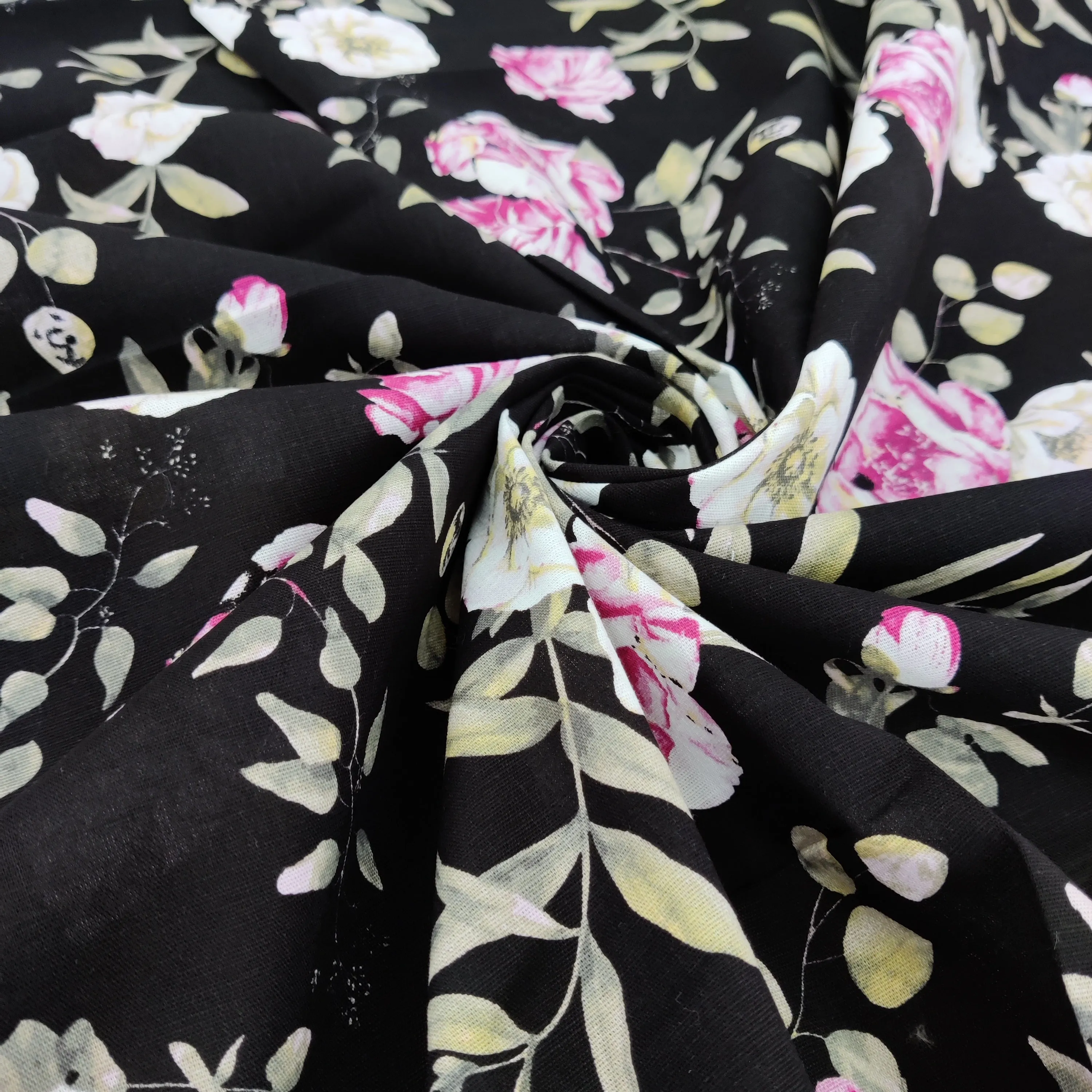 FS740_1 Black Floral