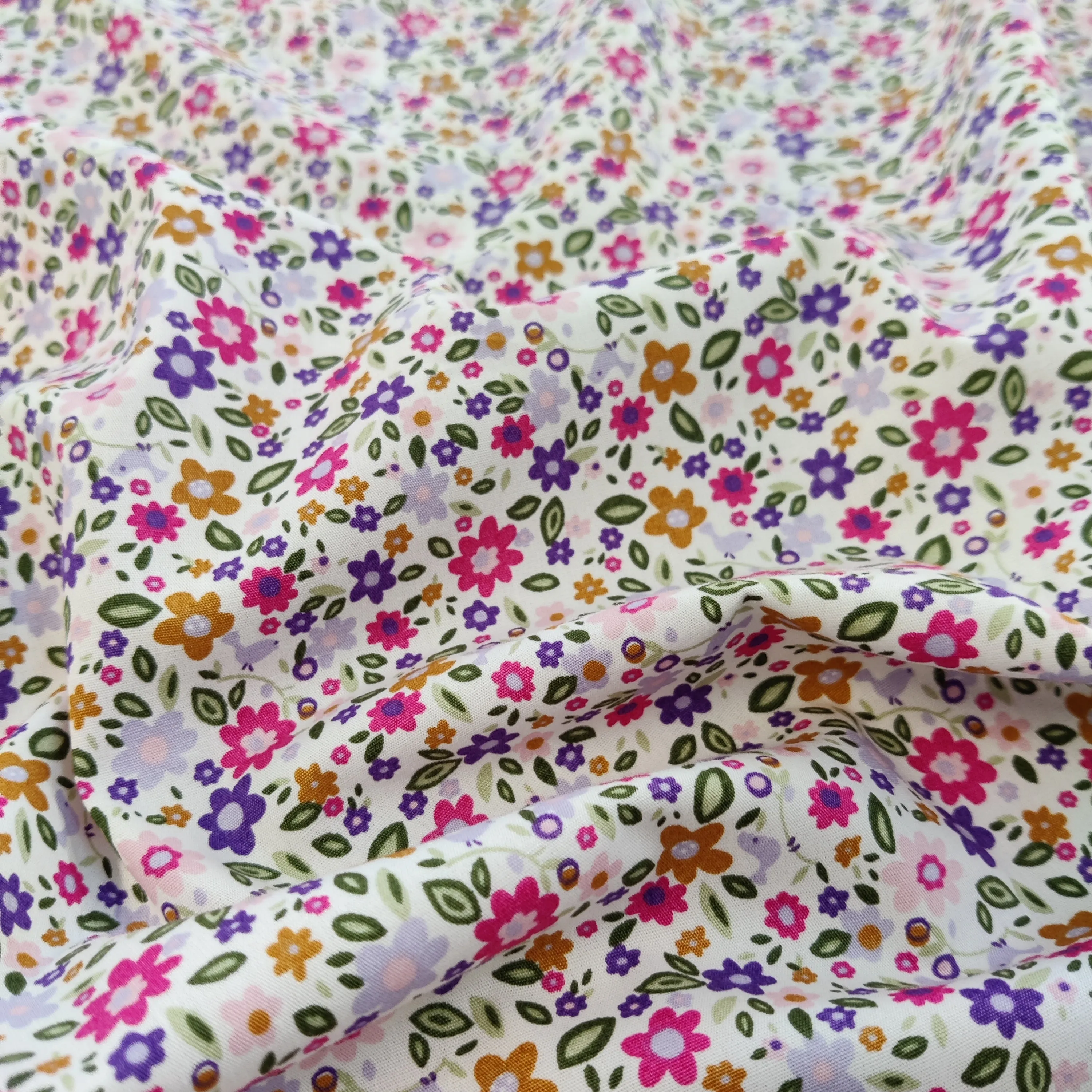 FS853_1 Small Floral Cotton Poplin