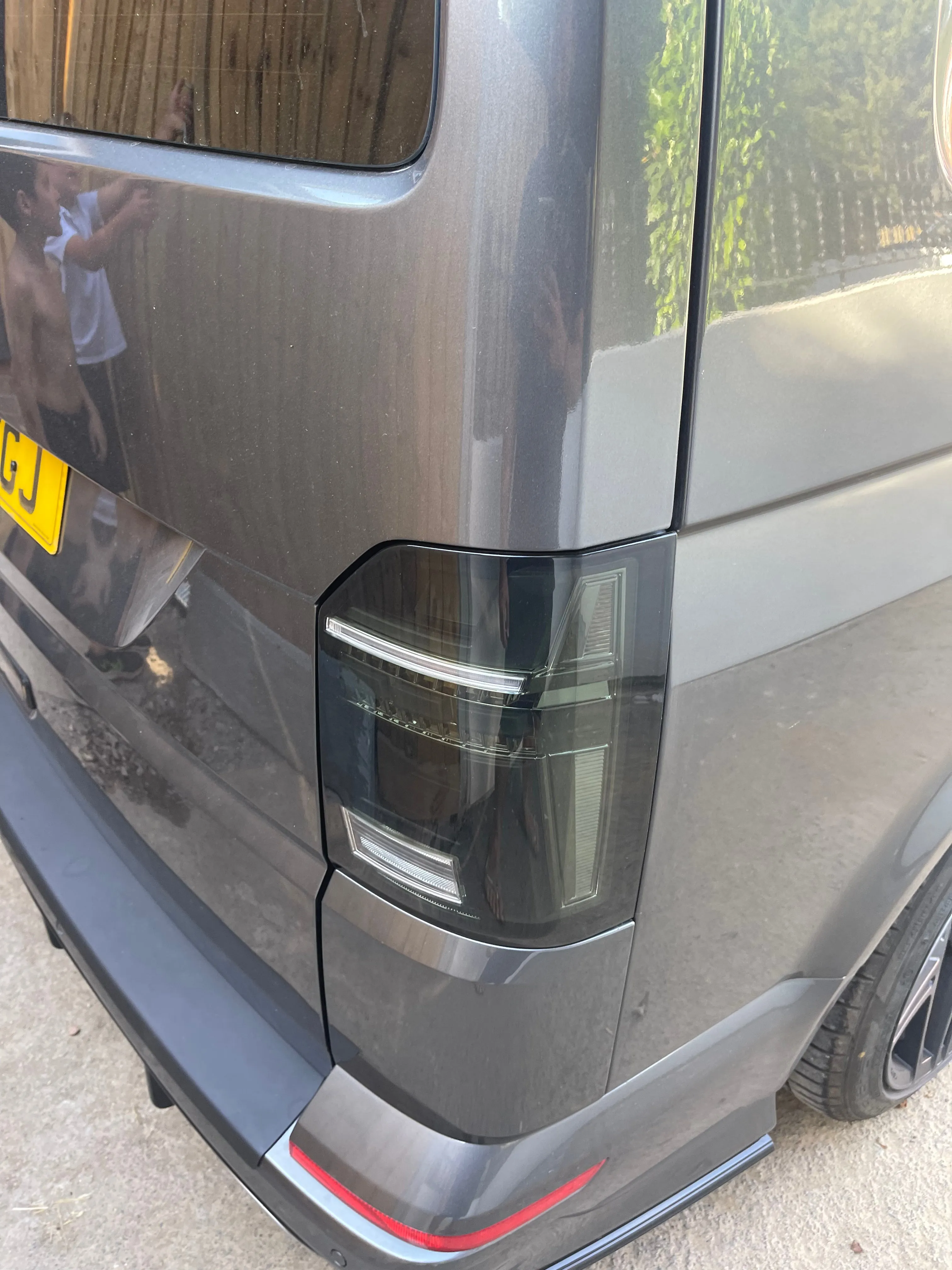 T6 Tailgate LED rear lights BLACK with dynamic indicator (T6.1 style) 2015 - 2019