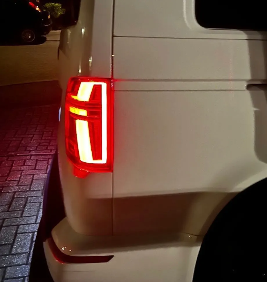 T6 Tailgate LED rear lights with dynamic indicator (ONLY for vehicles with factory fitted led rear lights) 15-19