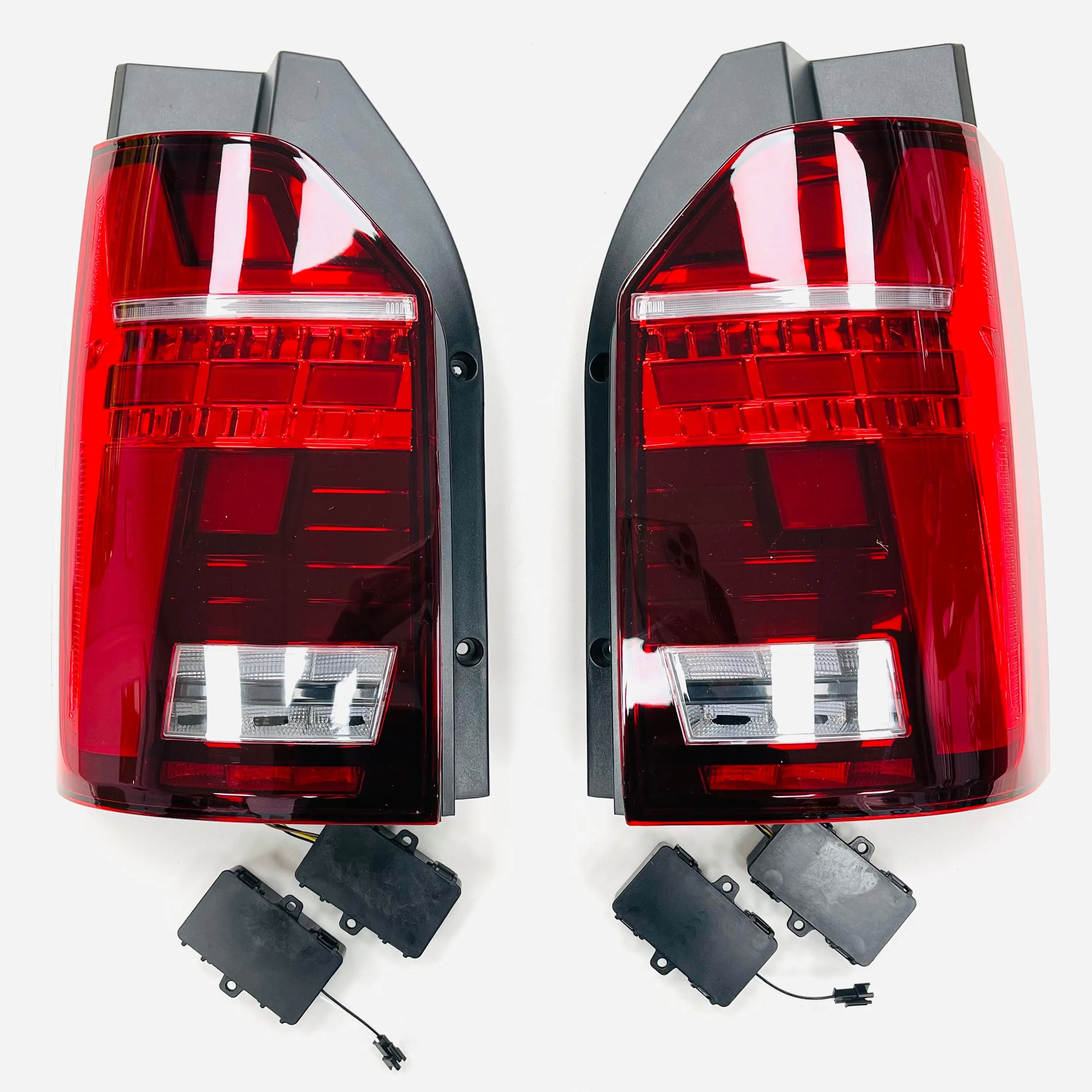 T6 Tailgate LED rear lights with dynamic indicator (ONLY for vehicles with factory fitted led rear lights) 15-19